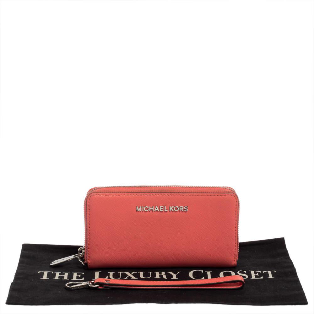Michael Kors Pink Leather Zip Around Wristlet Wallet商品第8张图片规格展示
