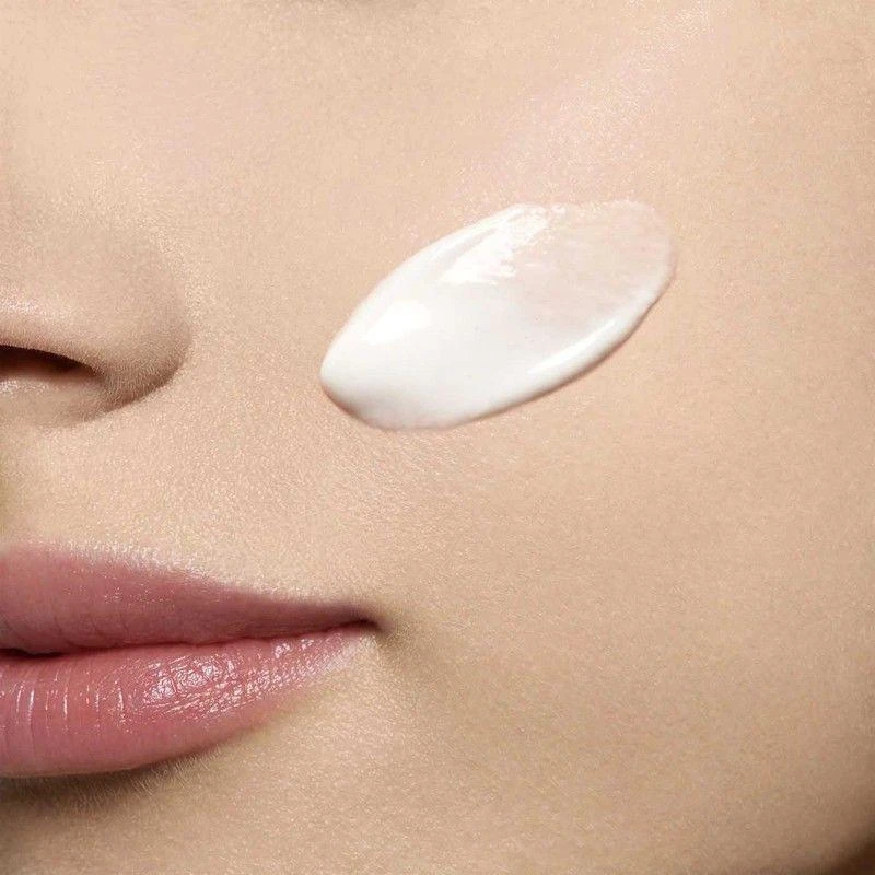 商品Clarins|欧洲直邮CLARINS 娇韵诗2022新品牛奶乳 透亮焕白淡斑焕亮乳液75ML 淡化痘印色斑净白透亮均匀肤色,价格¥535,第4张图片详细描述