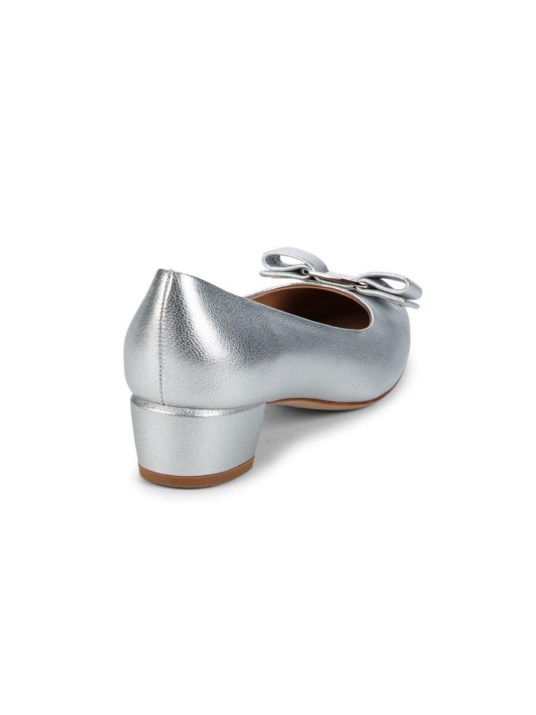 商品Salvatore Ferragamo|Vara 6Flair Argent Metallic Leather Kitten Heels Shoes,价格¥2381,第5张图片详细描述