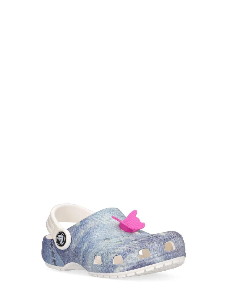 商品Crocs|Denim Print Rubber Crocs W/ Butterfly,价格¥367,第2张图片详细描述