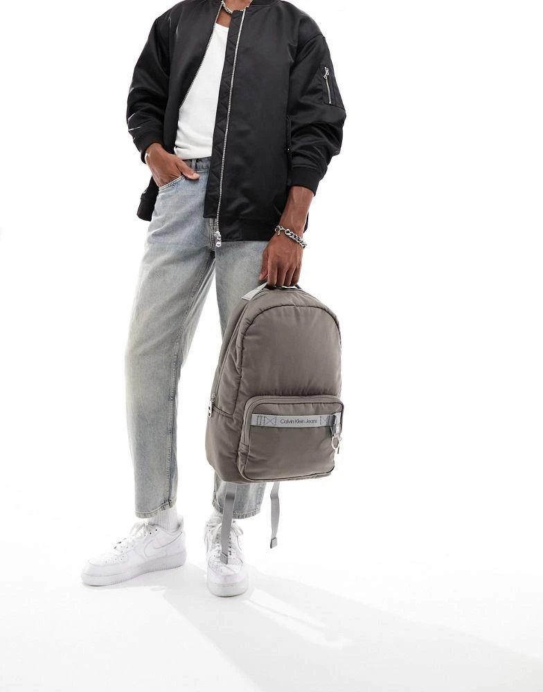 商品Calvin Klein|CK Jeans ultralight campus backpack in grey,价格¥703,第3张图片详细描述