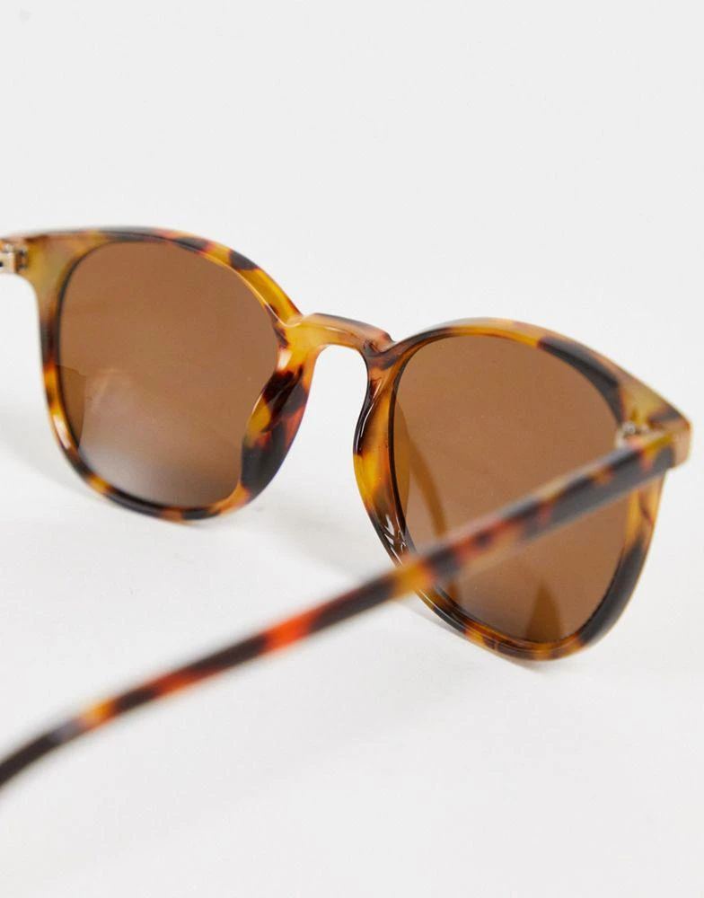 商品ASOS|ASOS DESIGN fine frame round sunglasses in dark crystal tort,价格¥97,第4张图片详细描述