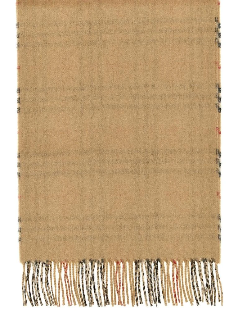 商品Burberry|Check Reversible Scarf,价格¥3904,第2张图片详细描述