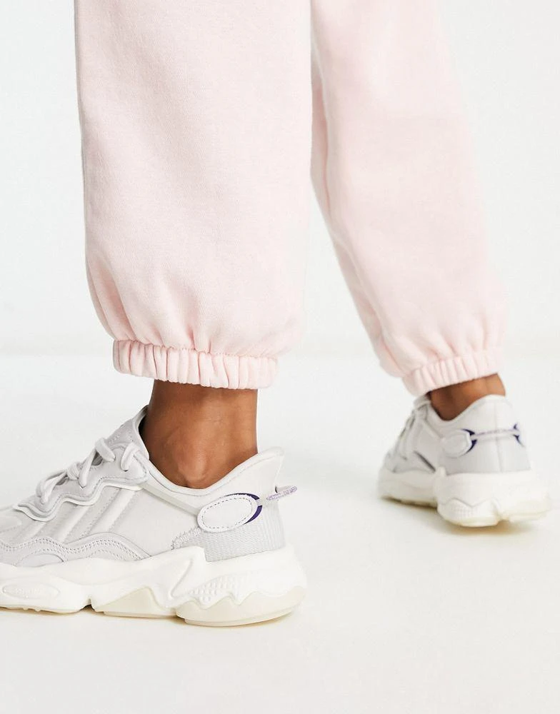 商品Adidas|adidas Originals Ozweego trainers in grey,价格¥873,第3张图片详细描述