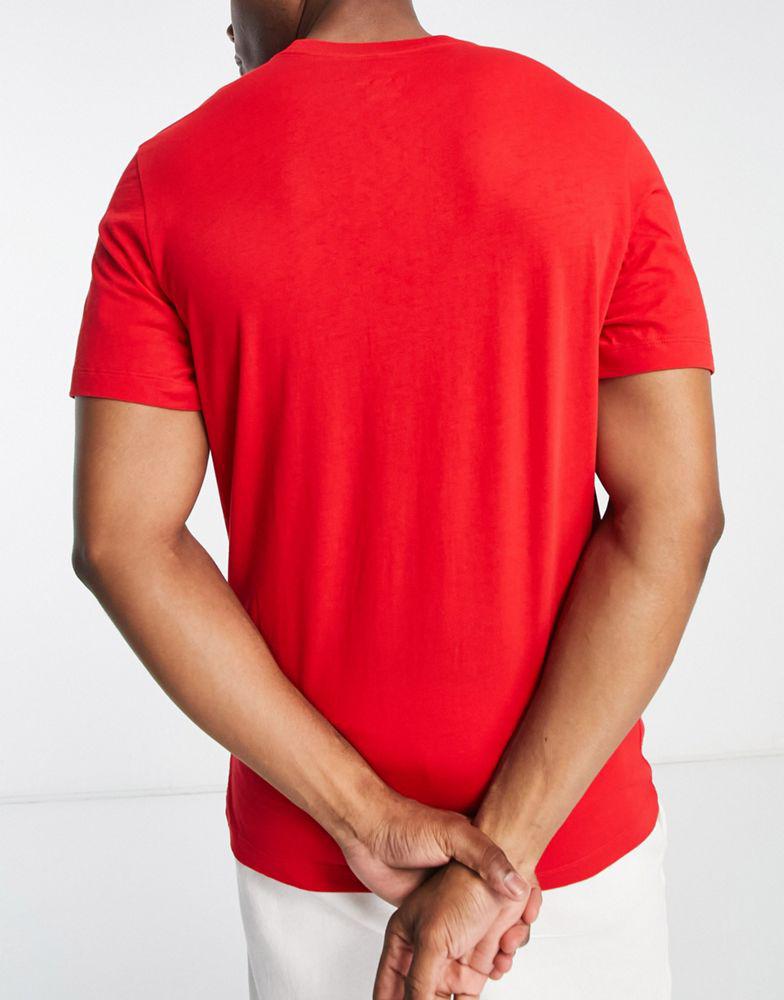 Nike Football World Cup 2022 Croatia unisex crest t-shirt in red商品第2张图片规格展示