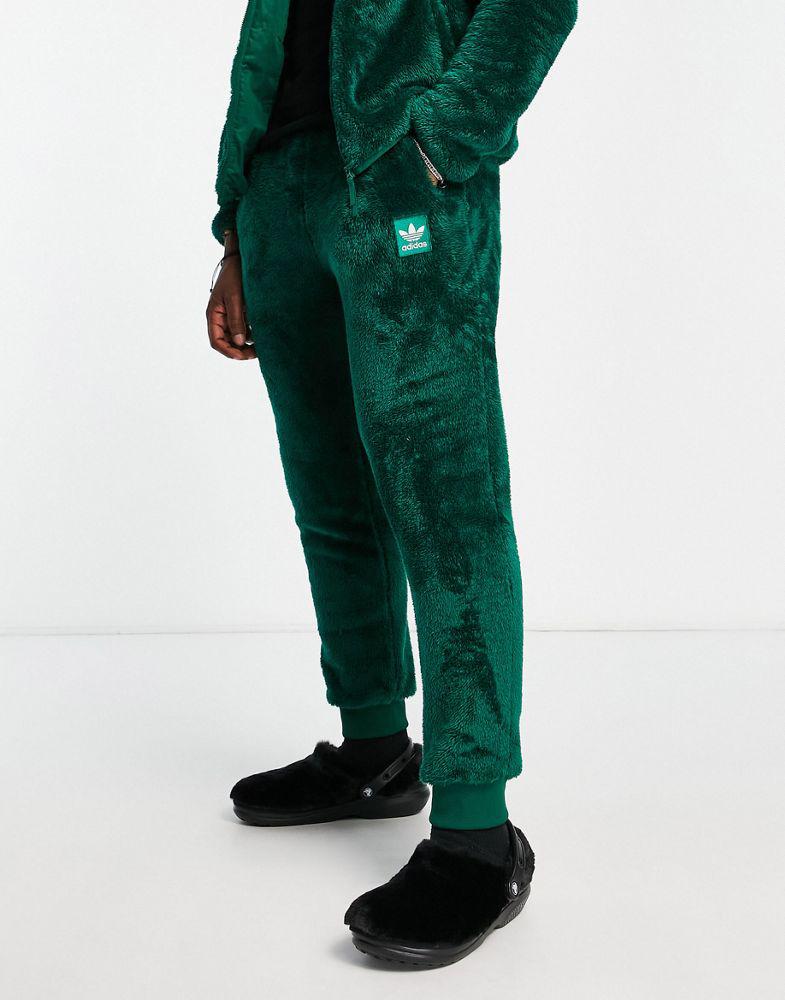 adidas Originals Essentials+ fluffy joggers in dark green商品第1张图片规格展示