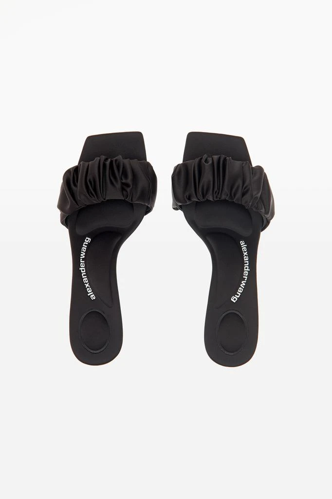 JESSIE SCRUNCHIE SLIDE SANDAL IN SATIN 商品