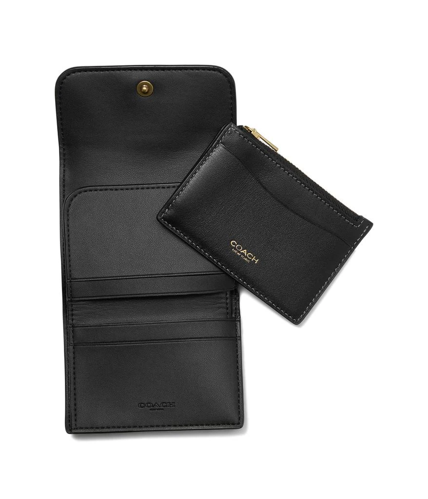 商品Coach|Essential Card Holder Wallet,价格¥939,第3张图片详细描述