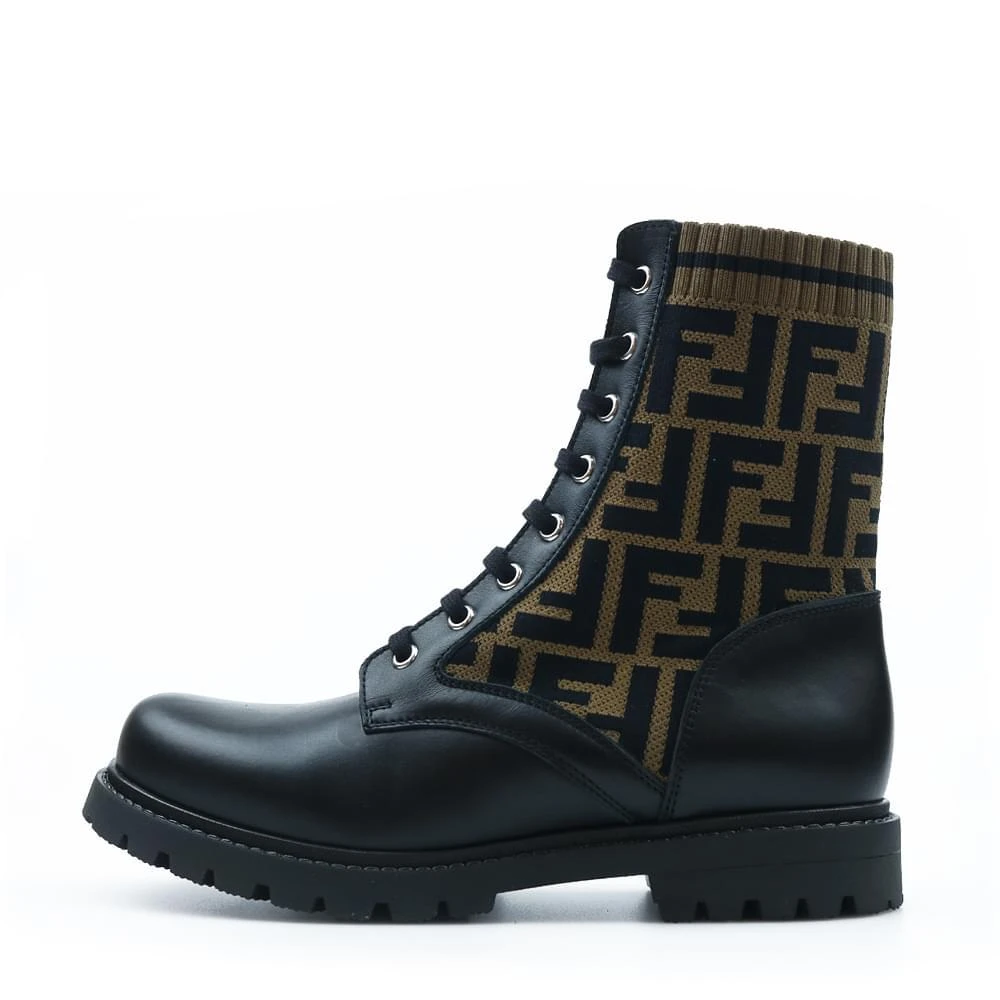 商品Fendi|Black & Brown FF Logo Boots,价格¥6381,第1张图片