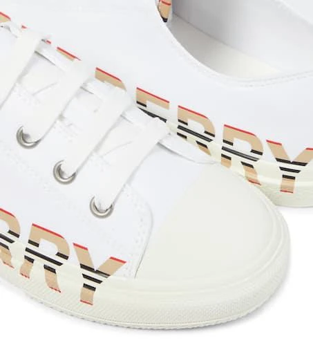 商品Burberry|Logo cotton gabardine sneakers,价格¥2238,第5张图片详细描述