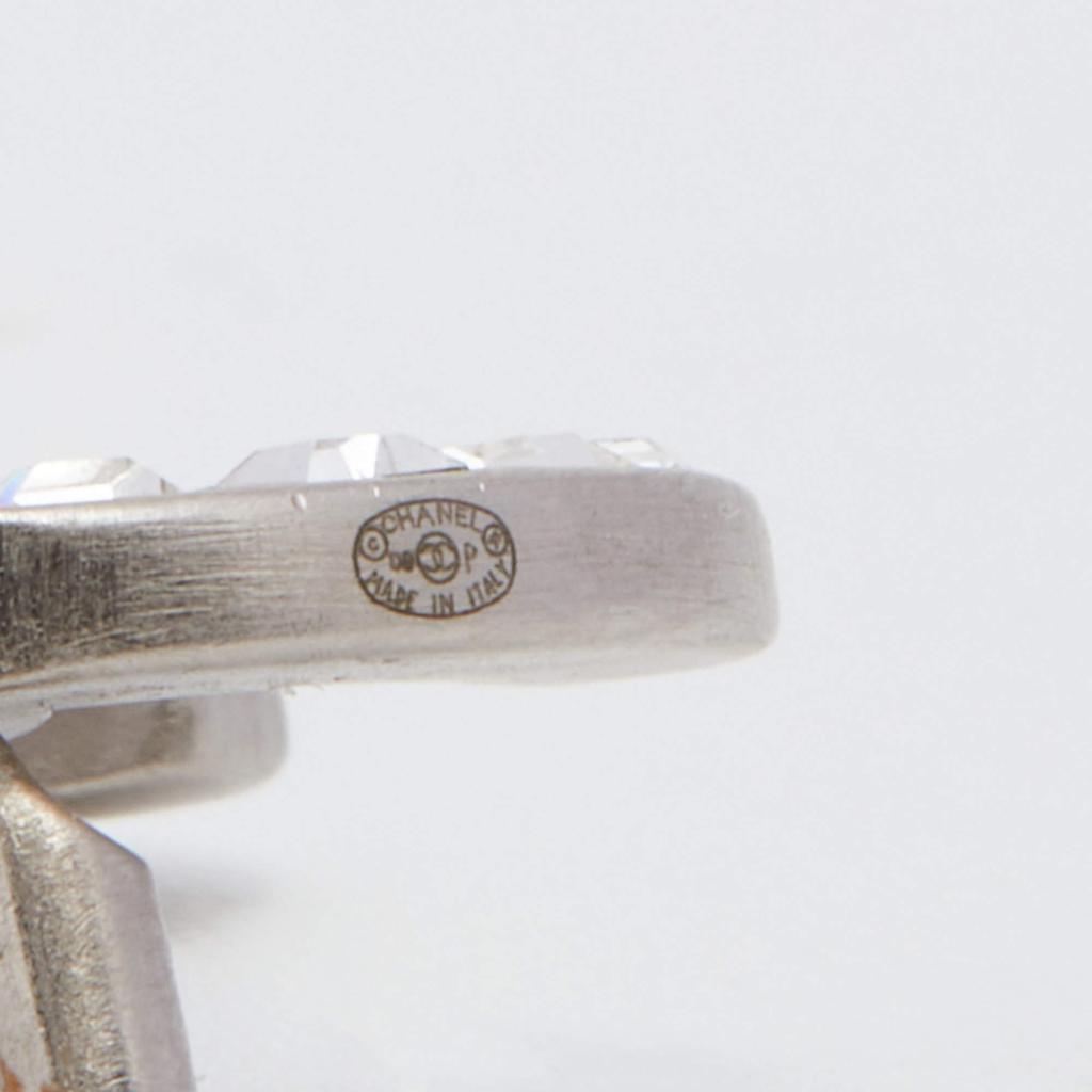 Chanel Silver Tone Baguette Crystal CC Clip On Earrings商品第5张图片规格展示