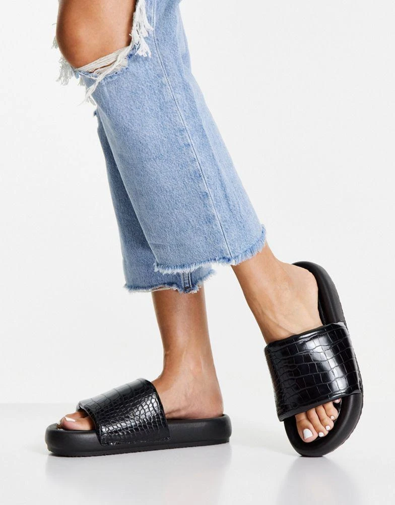 商品ASOS|ASOS DESIGN Finsbury padded vamp sliders in black croc,价格¥75,第1张图片