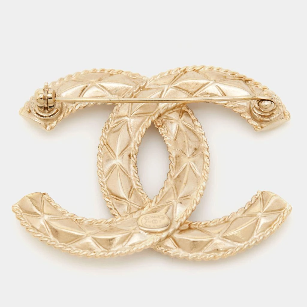商品Chanel|Chanel CC Faux Pearl Enamel Gold Tone Brooch,价格¥7686,第2张图片详细描述