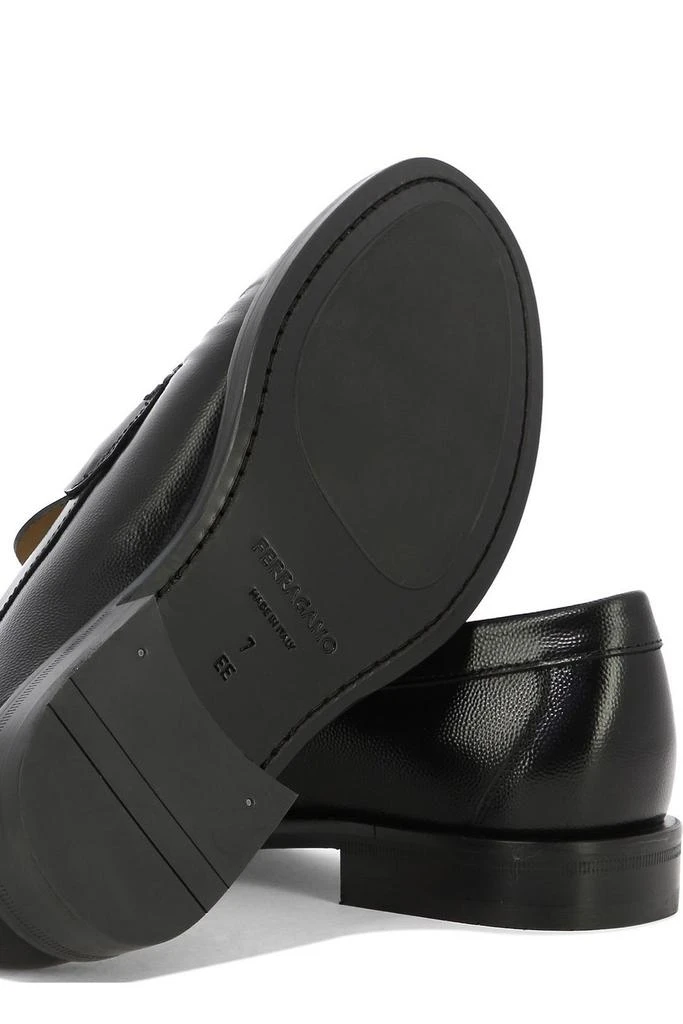 商品Salvatore Ferragamo|Ferragamo Gancini Detailed Slip-On Loafers,价格¥3716,第5张图片详细描述