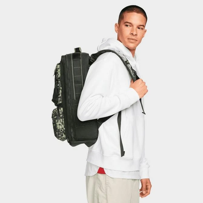 商品NIKE|Nike Utility Elite Printed Backpack,价格¥558,第2张图片详细描述
