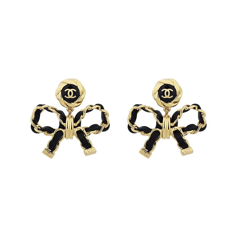 商品[国内直发] Chanel|香奈儿 经典LOGO 金属耳环 女款 黑色,价格¥6258,第1张图片