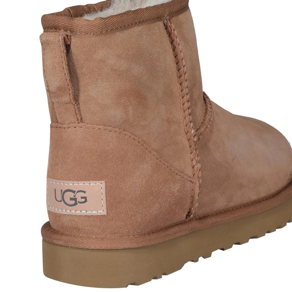 商品UGG|UGG Mini Classic Booties,价格¥2244,第4张图片详细描述