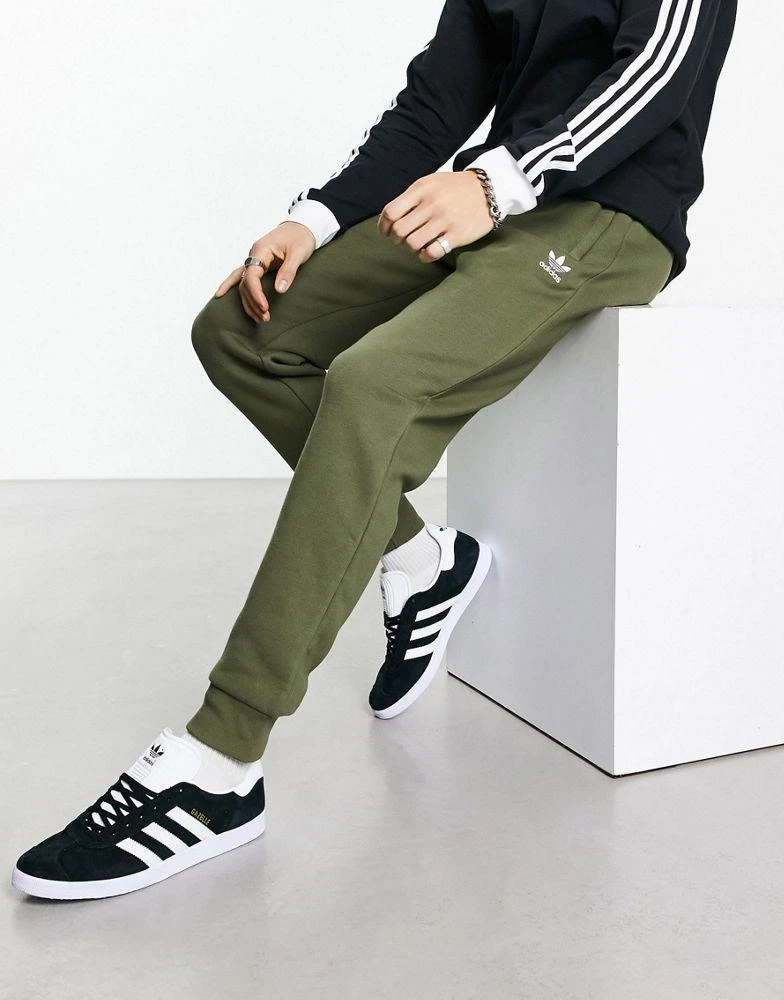 商品Adidas|adidas Originals Trefoil Essentials logo joggers in olive,价格¥256,第1张图片