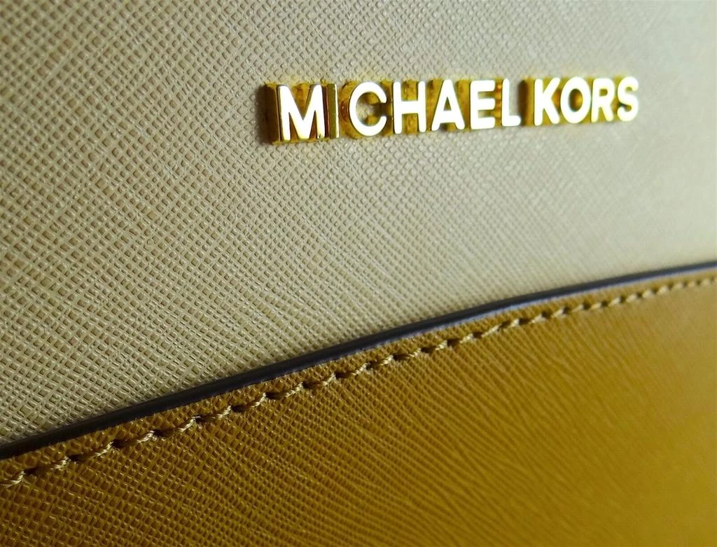 商品Michael Kors|Michael Kors Cindy Pocket Dome Crossbody,价格¥1166,第4张图片详细描述