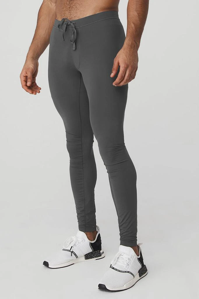 商品Alo|Warrior Compression Pant - Graphite,价格¥712,第2张图片详细描述