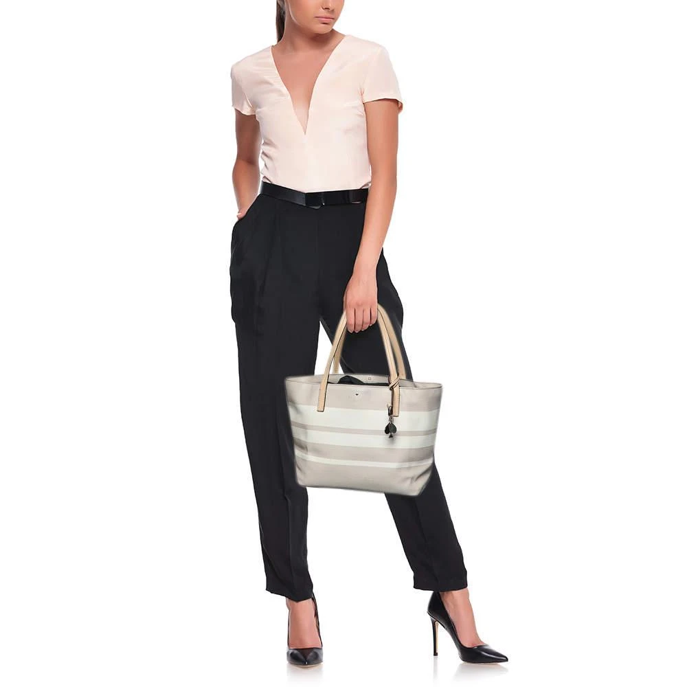 商品[二手商品] Kate Spade|Kate Spade Grey/White PVC and Leather Striped Tote,价格¥813,第2张图片详细描述