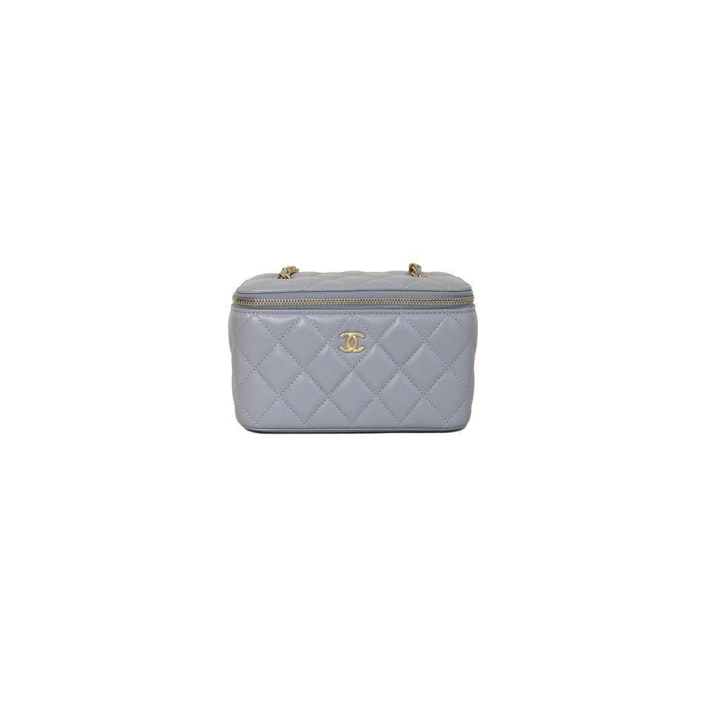 商品Chanel|Chanel Small Vanity Bag with Pearl Crush Chain Light Grey,价格¥32198,第1张图片