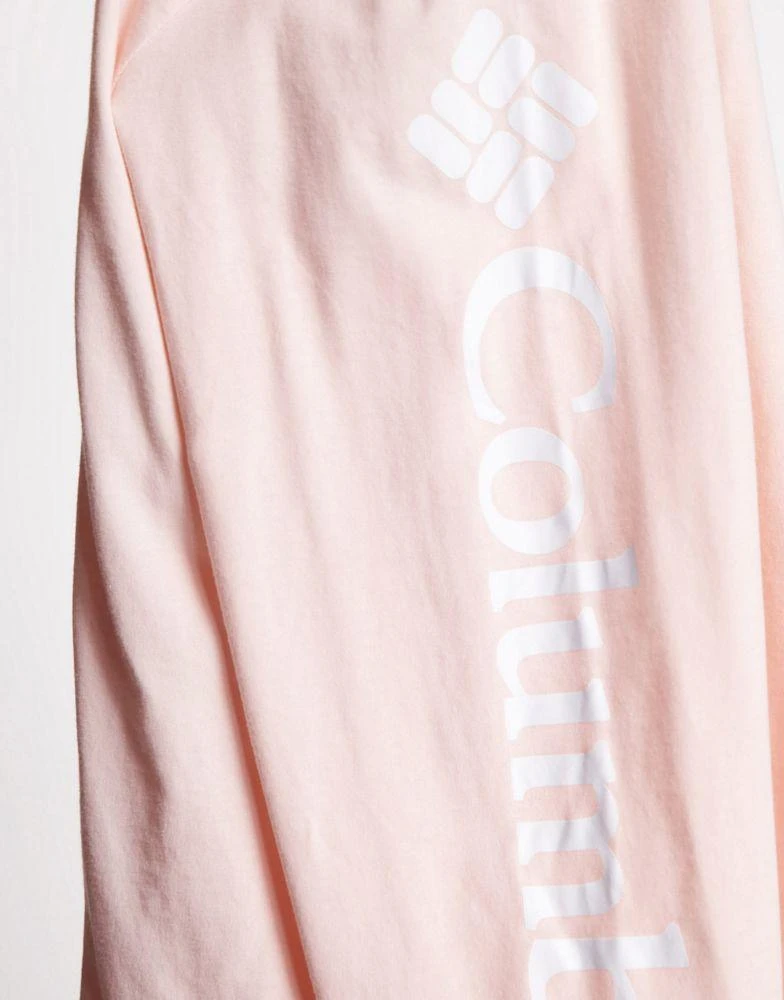 商品Columbia|Columbia North Cascades long sleeve t-shirt in pink Exclusive at ASOS,价格¥156,第4张图片详细描述