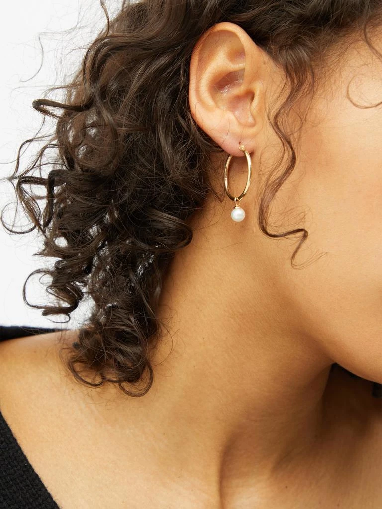 商品MATEO|Pearl & 14kt gold small hoop earrings,价格¥3324,第2张图片详细描述