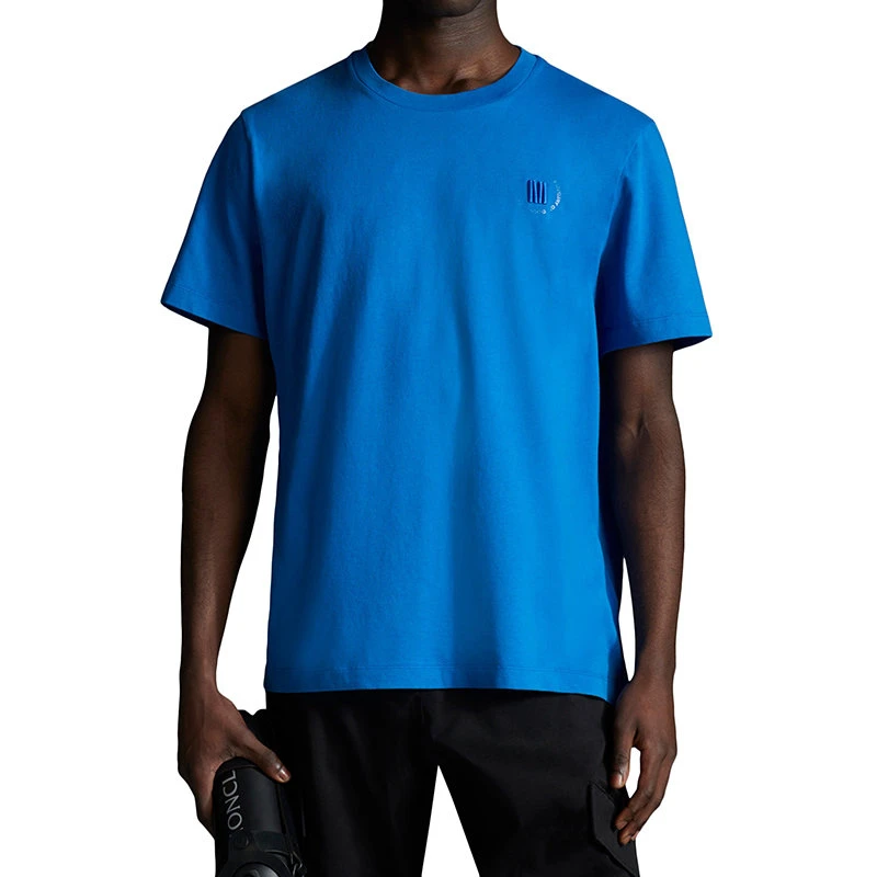 商品Moncler|【预售3-7天】Moncler/蒙克莱 22年秋冬新款 男士天蓝色纯棉背部印纹短袖T恤H10918C00026829H871A,价格¥2205,第1张图片