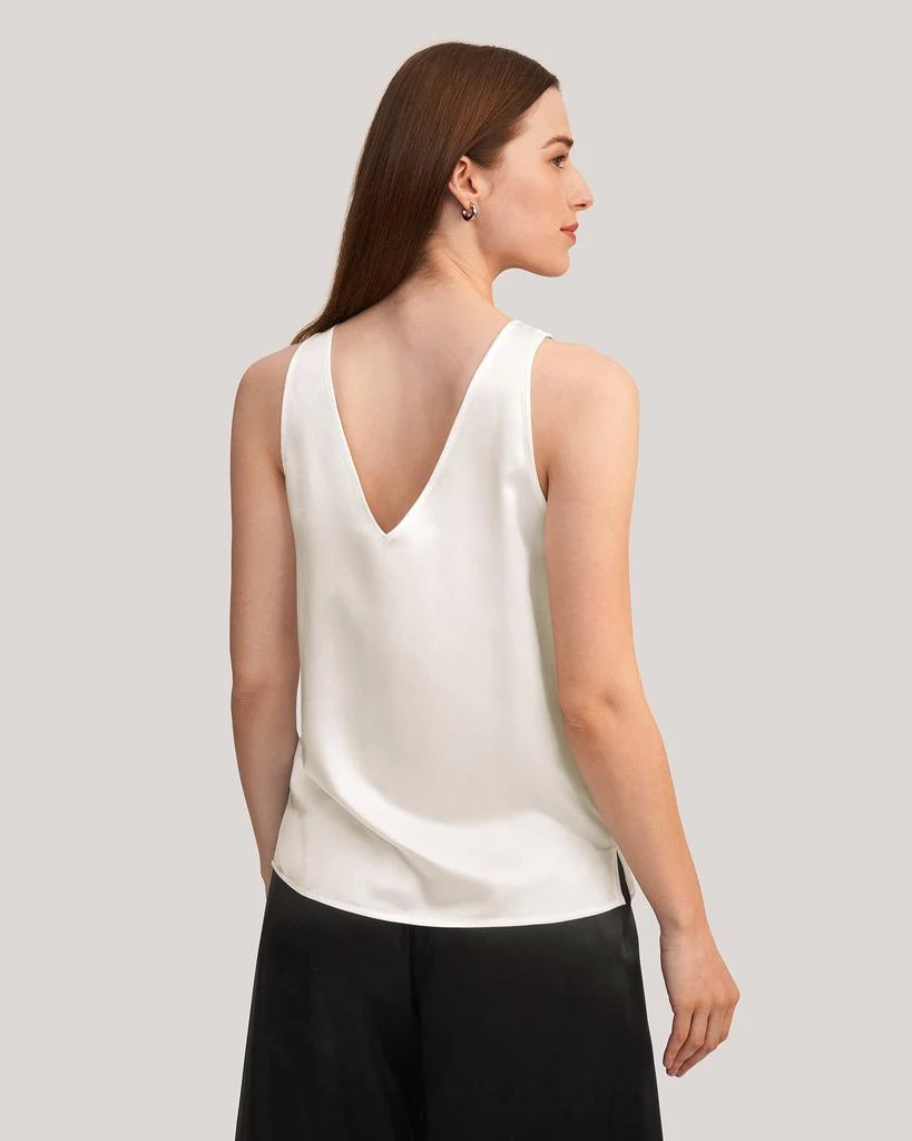 商品LILYSILK|V-Neck Sleeveless Silk Tank Top,价格¥715,第2张图片详细描述