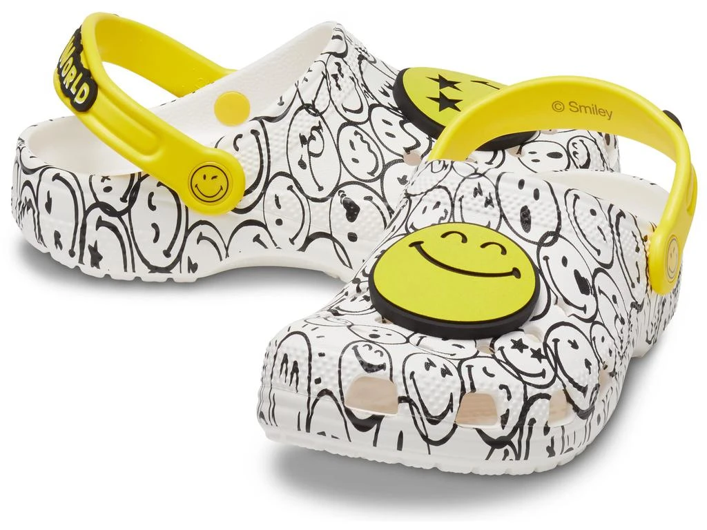 商品Crocs|Zappos Print Lab: SmileyWorld® Classic Clog (Little Kid/Big Kid),价格¥276,第1张图片