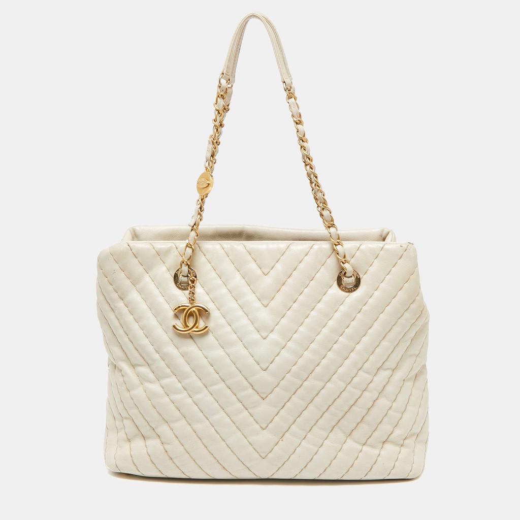Chanel White Iridescent Chevron Quilted Leather Large Surpique Tote商品第1张图片规格展示
