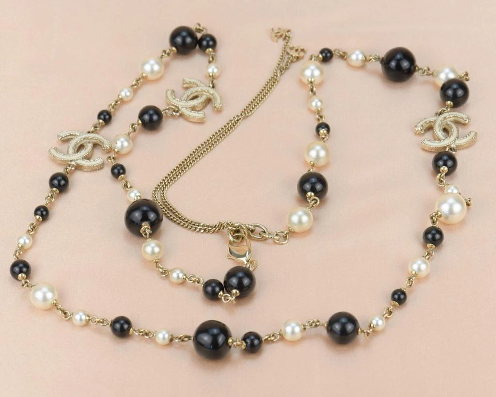 Chanel CC 2011 Pearl Necklace and Earrings Set 商品