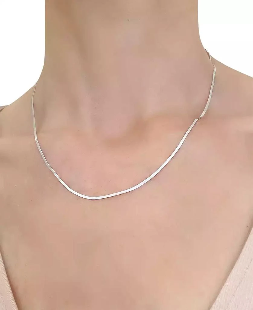 商品Macy's|14k White Gold Necklace, 18" Flat Herringbone Chain (1-1/4mm),价格¥1138,第4张图片详细描述