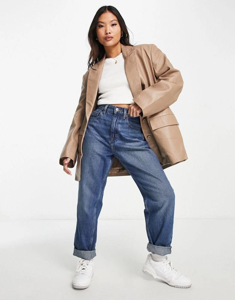 商品ASOS|ASOS DESIGN Petite slouchy mom jean in mid blue,价格¥138,第5张图片详细描述