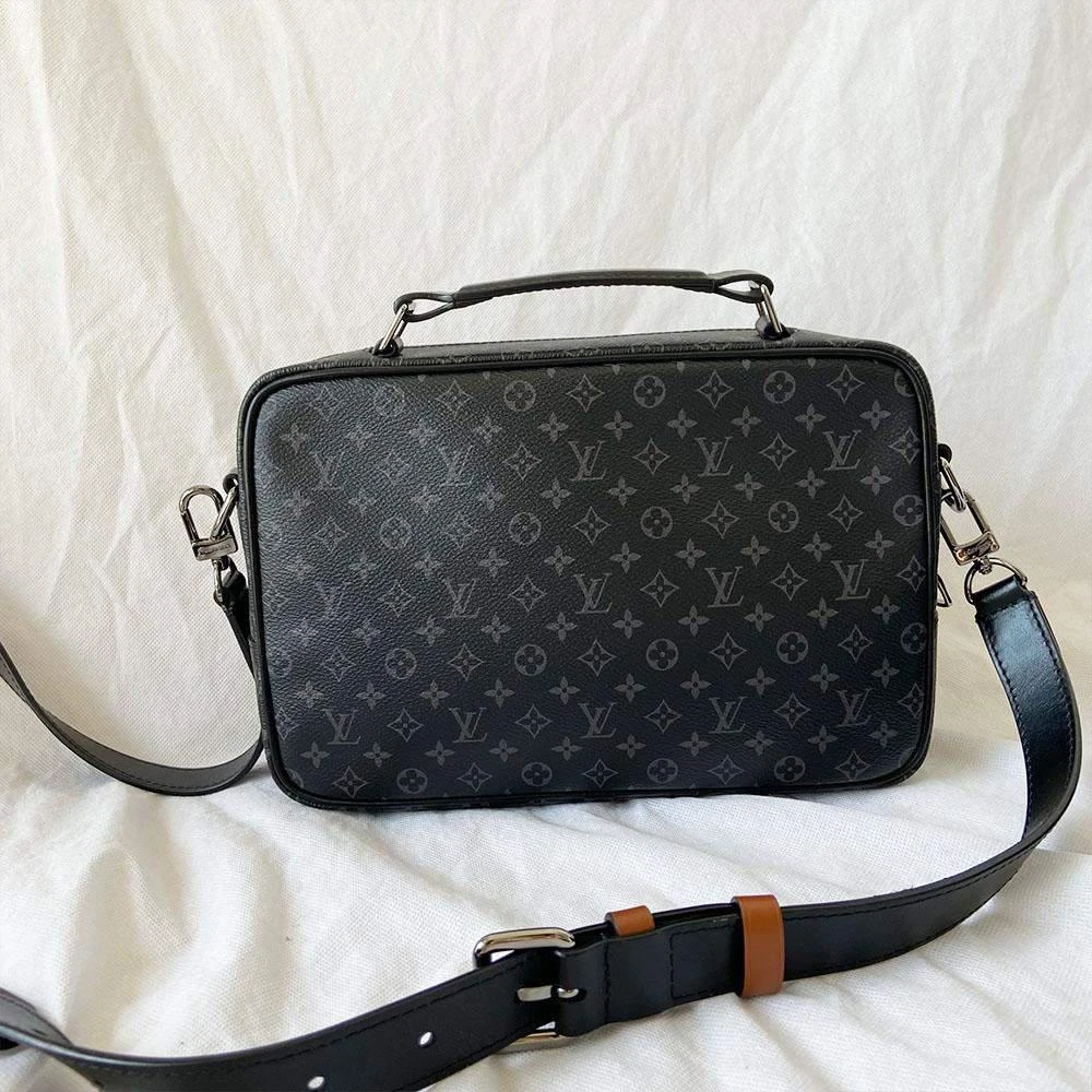 商品[二手商品] Louis Vuitton|Louis Vuitton Multicolor Monogram Eclipse Canvas Multipocket Patchwork Messenger Bag,价格¥18814,第3张图片详细描述