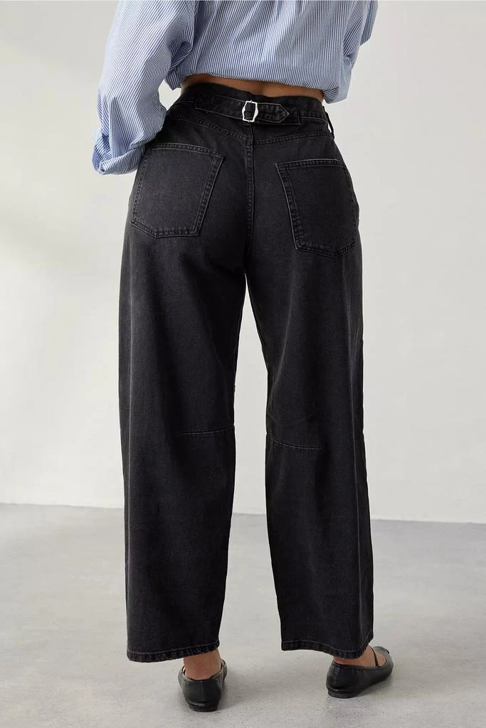 BDG Logan Buckle Baggy Barrel Jean 商品