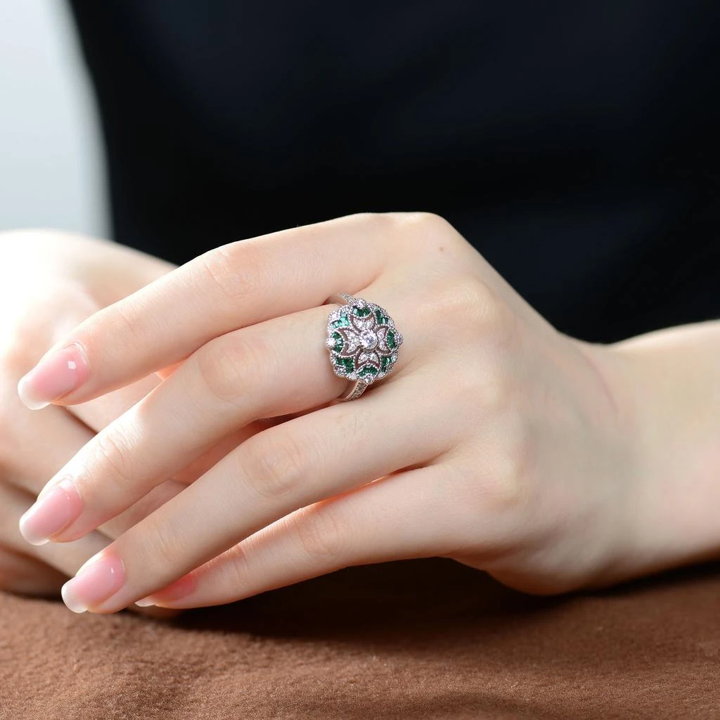 商品Genevive|GENEVIVE Sterling Silver Emerald Cubic Zirconia Floral Cocktail Ring,价格¥630,第3张图片详细描述