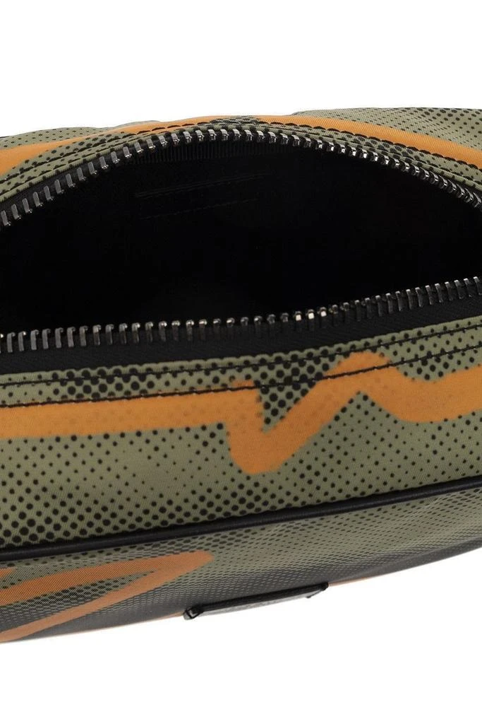商品Moschino|Moschino Abstract-Printed Zipped Toiletry Bag,价格¥861,第4张图片详细描述