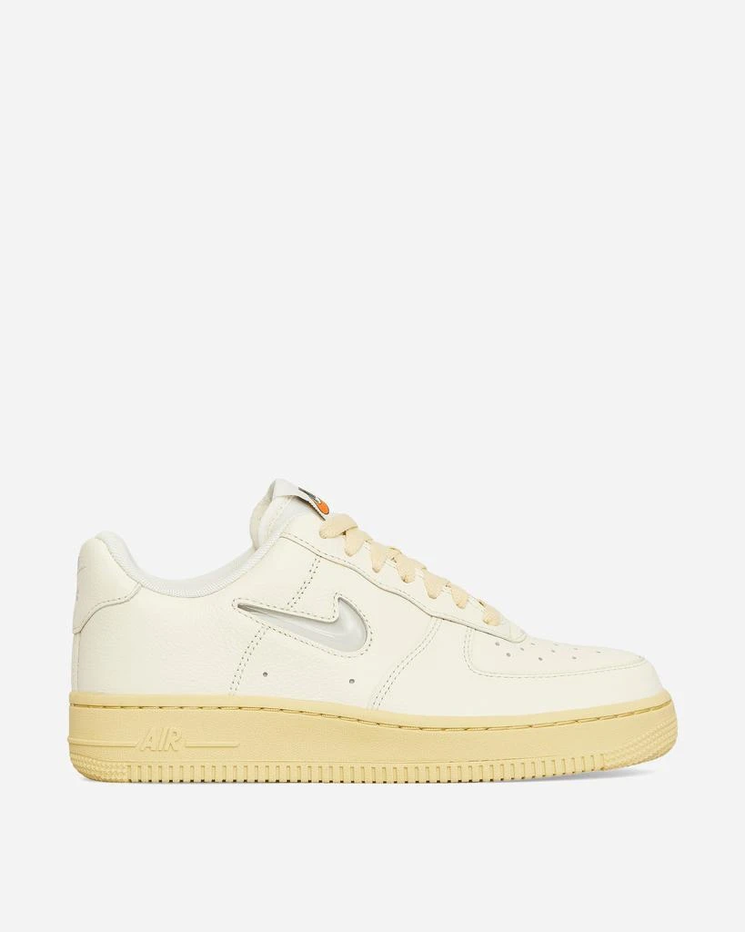 商品NIKE|WMNS Air Force 1 '07 LX Sneakers Coconut Milk,价格¥613,第2张图片详细描述