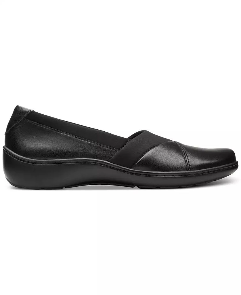 商品Clarks|Women's Cora Charm Slip-On Flats,价格¥404,第2张图片详细描述