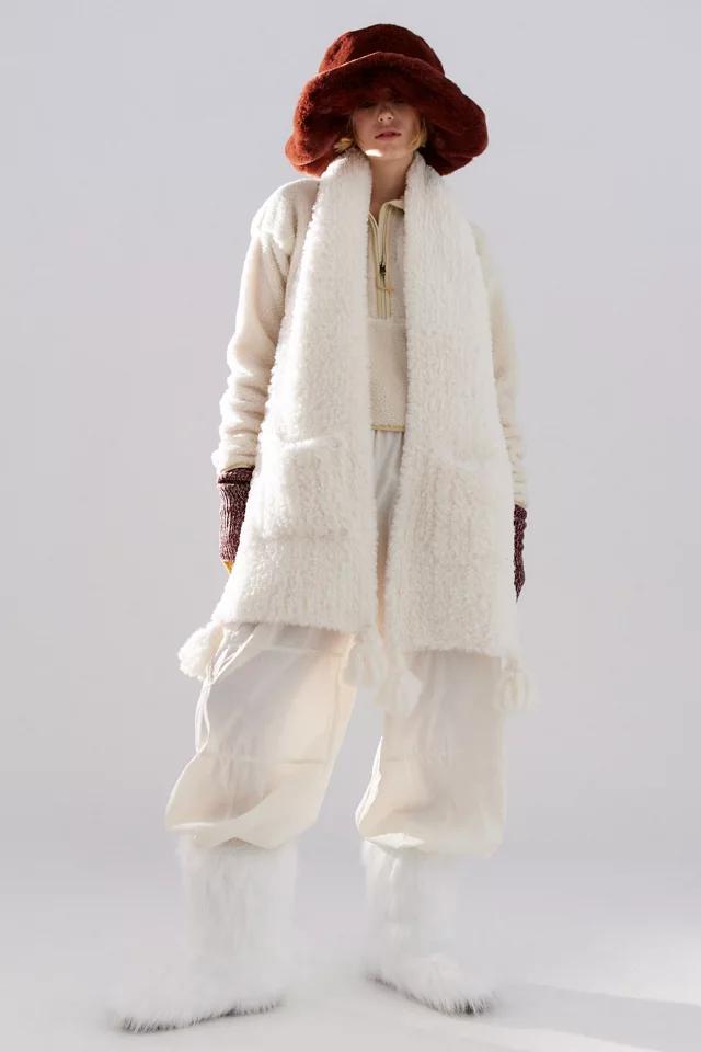 商品Urban Outfitters|Celine Wide Faux Fur Bucket Hat,价格¥319,第5张图片详细描述