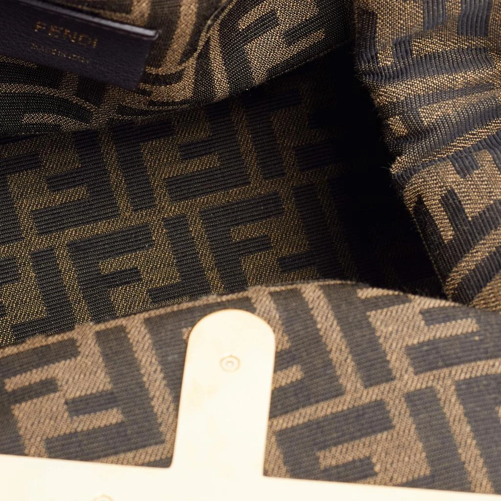 Fendi Brown Leather Small Fendi First Clutch 商品