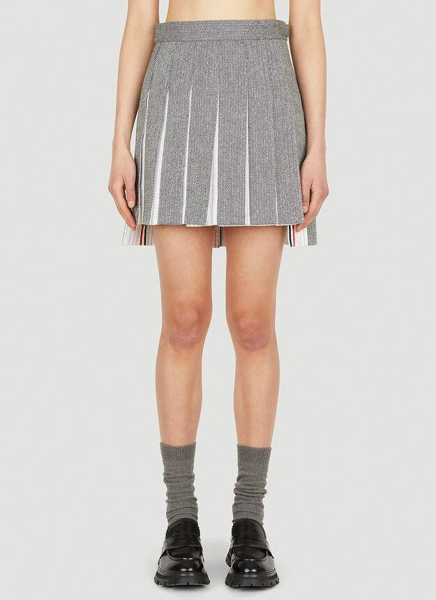 商品Thom Browne|Pleated Herringbone Mini Skirt in Grey,价格¥4377,第1张图片