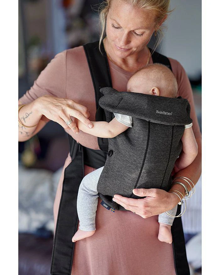 商品BabyBjörn|Baby Carrier Mini in 3D Jersey,价格¥832,第2张图片详细描述