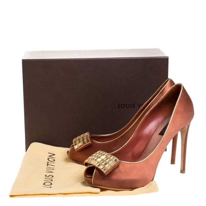 Louis Vuitton Bronze Satin Music Hall Open Toe Pumps Size 38 商品