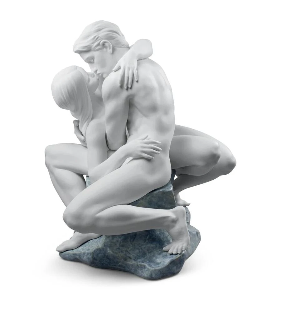 商品Lladró|Porcelain Passionate Kiss Figurine,价格¥26620,第1张图片
