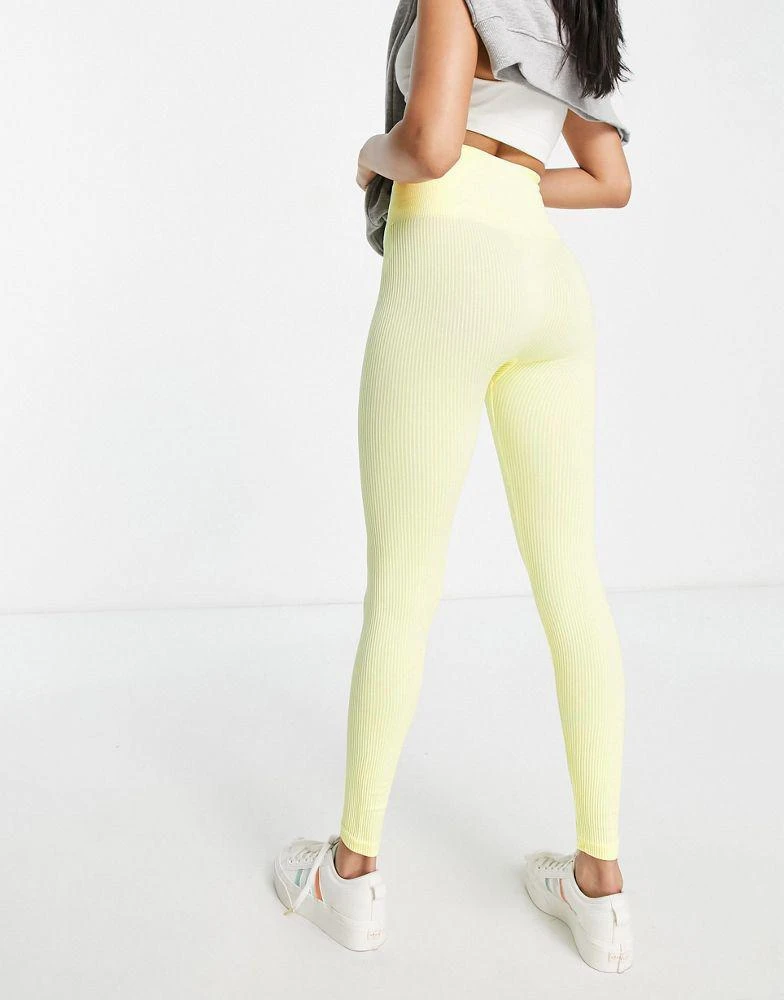 商品Stradivarius|Stradivarius Petite seamless ribbed leggings in lemon,价格¥79,第2张图片详细描述