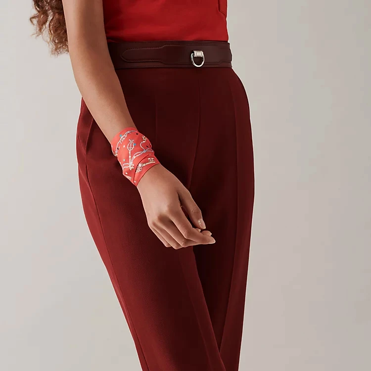 商品[国内直发] Hermes|爱马仕 “圆点钥匙”Twilly 丝巾 女款 石榴红,价格¥1267,第3张图片详细描述