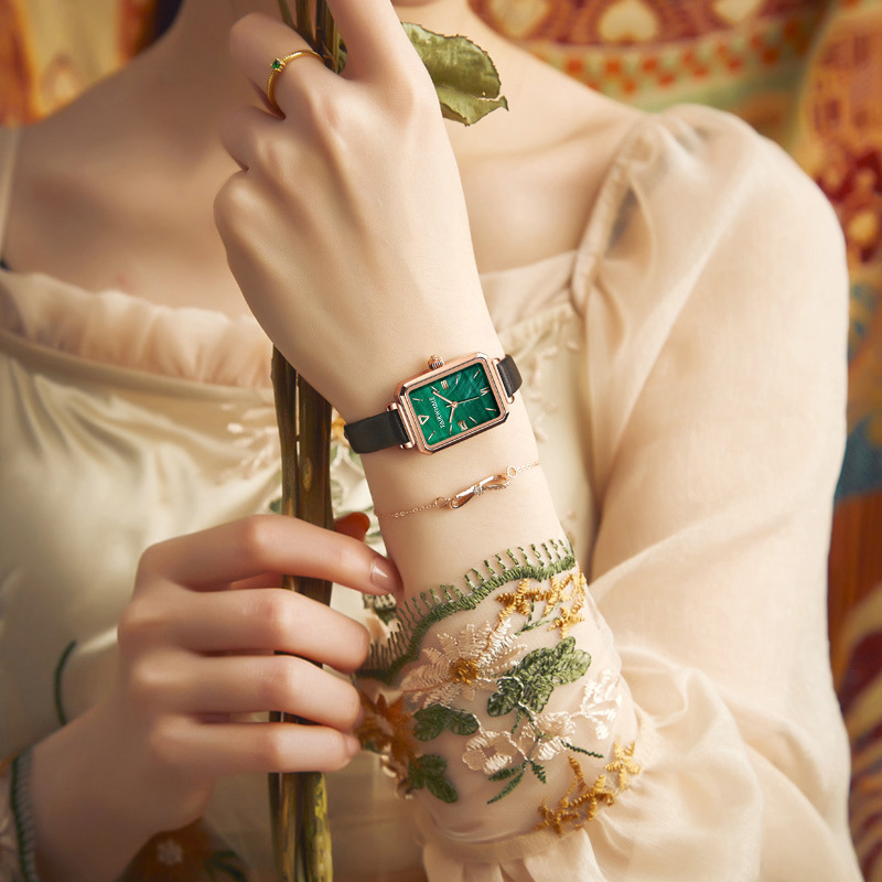 马克华菲爆款防水石英表女 复古时尚商务方形女士手表 小绿表商品第2张图片规格展示